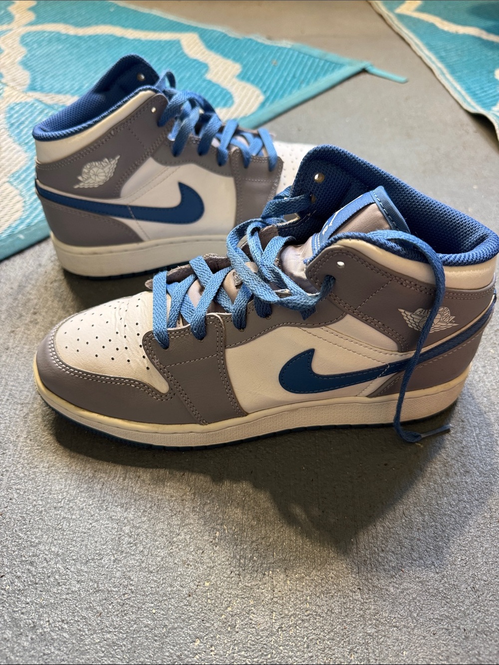Air Jordan 1 Mid "True Blue"